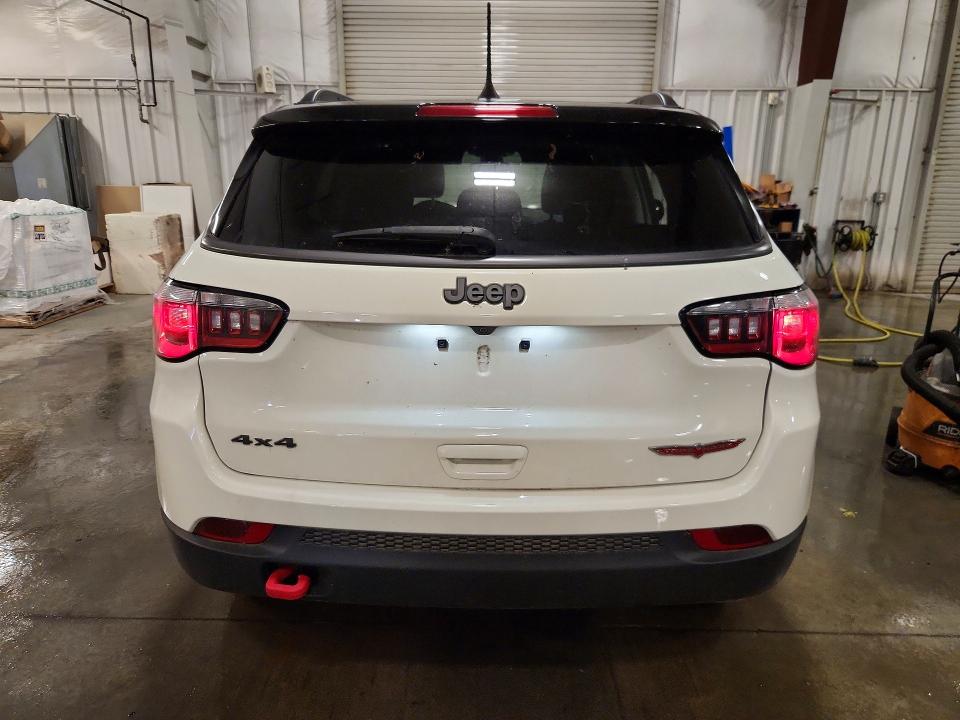 59118966 :رقم المزاد ، 3C4NJDDB2JT501191 vin ، 2018 Jeep Compass مزاد بيع