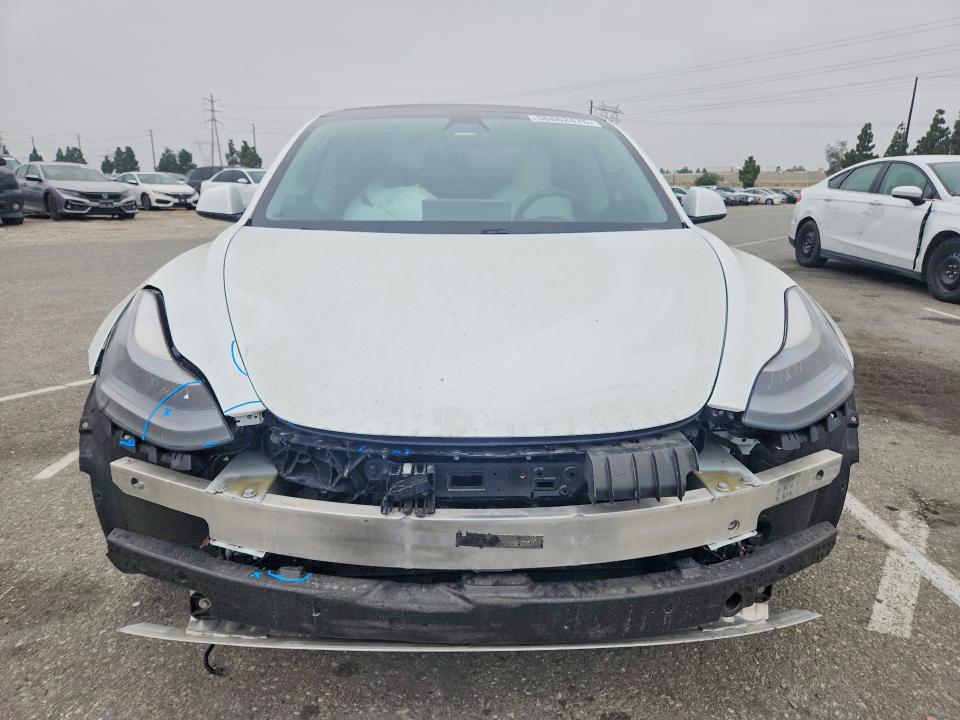 56862476 :رقم المزاد ، 5YJ3E1EC9MF077884 vin ، 2021 Tesla Model 3 مزاد بيع