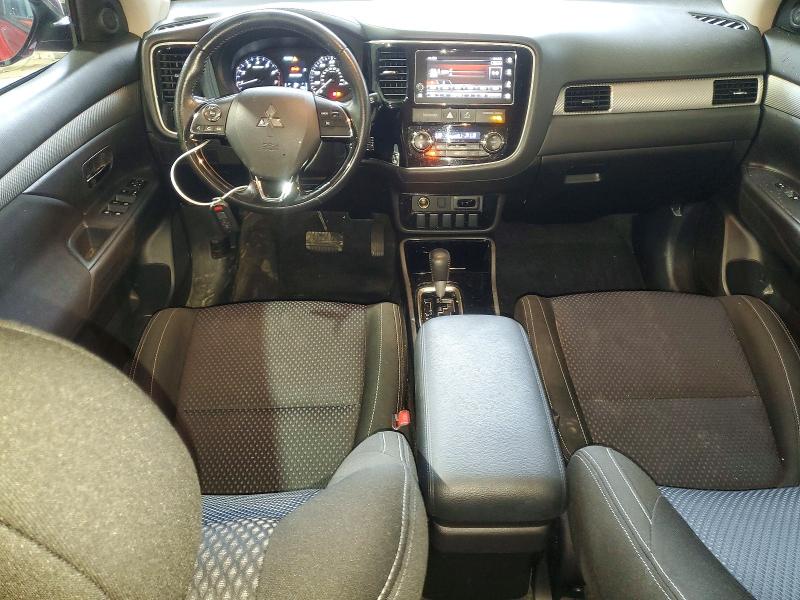 57630936 :رقم المزاد ، JA4AZ3A38JZ014028 vin ، 2018 Mitsubishi Outlander مزاد بيع