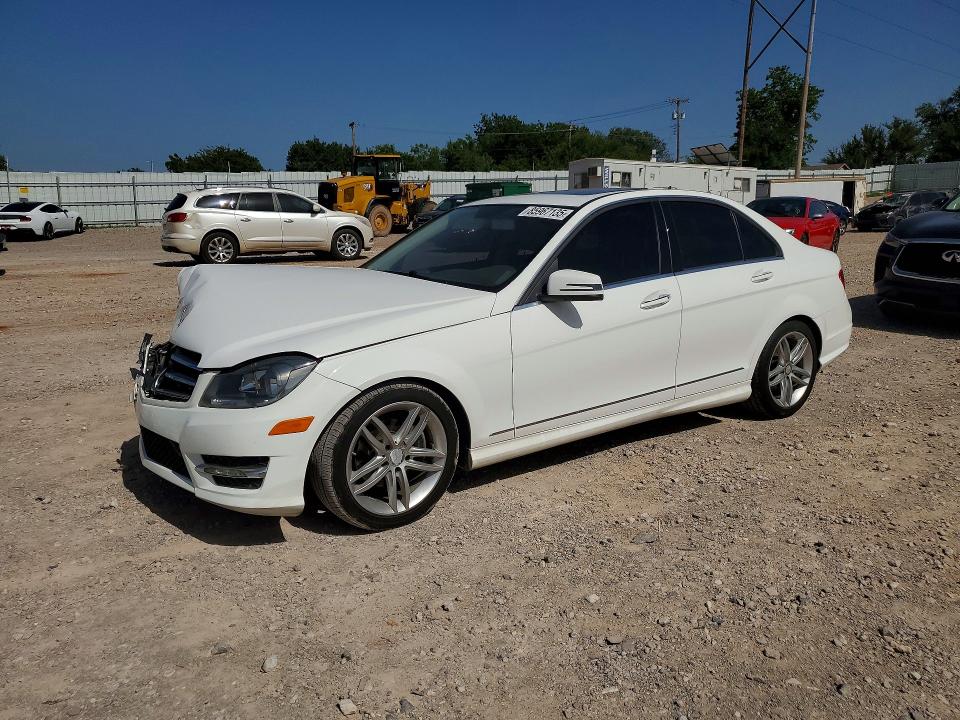 Продажа на аукционе авто 2014 Mercedes-benz C, vin: WDDGF4HB5ER318103, номер лота: 64166496