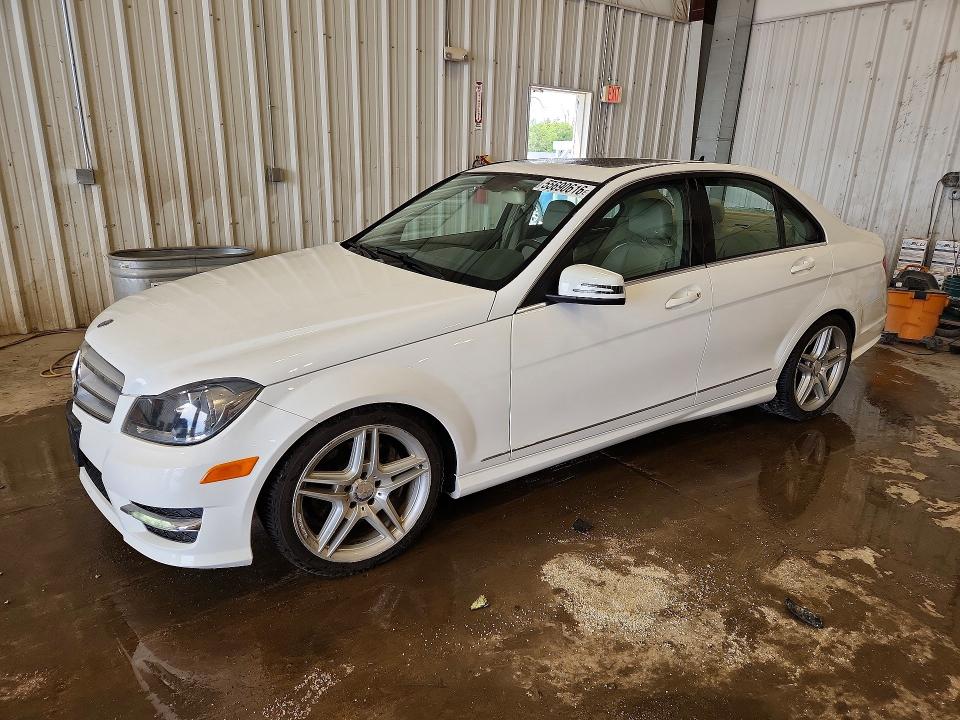 55690616 :رقم المزاد ، WDDGF8AB8DR274680 vin ، 2013 Mercedes-benz C مزاد بيع