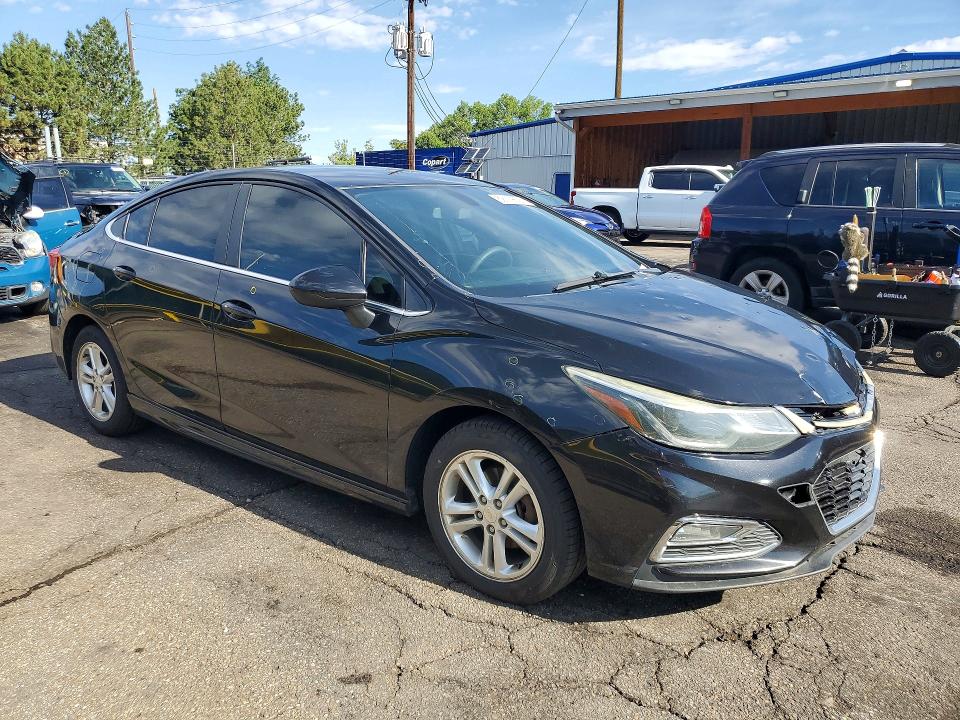 59119836 :رقم المزاد ، 1G1BE5SM2H7261195 vin ، 2017 Chevrolet Cruze مزاد بيع