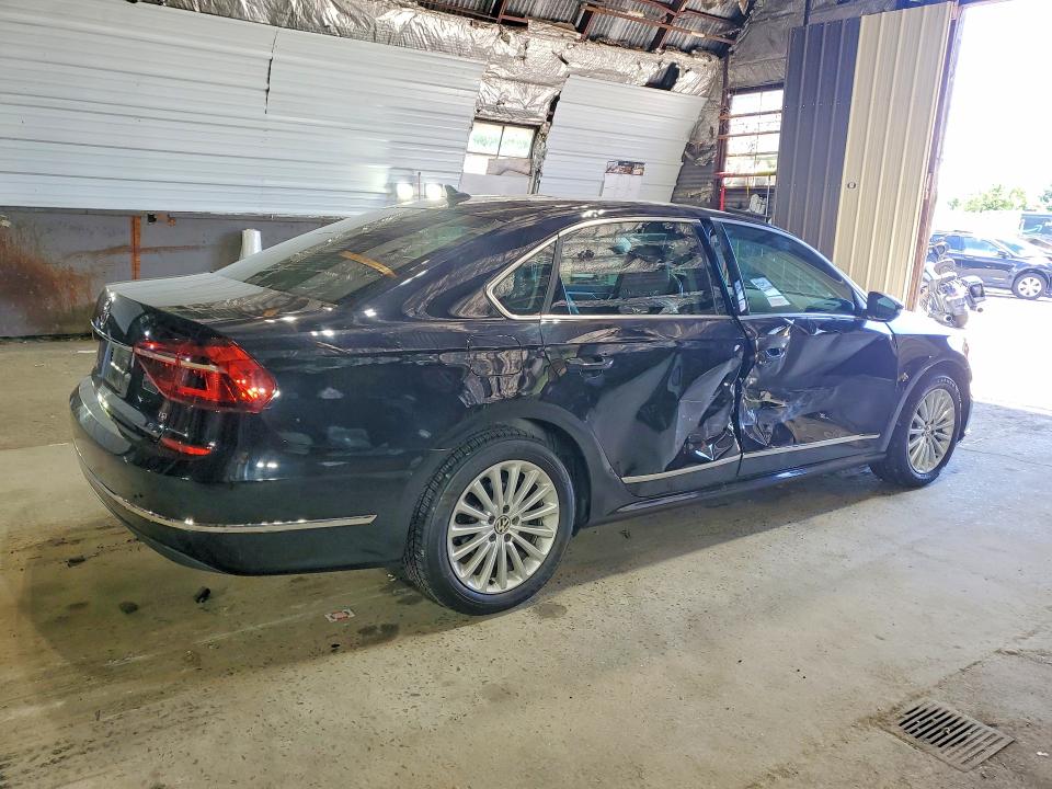 57163306 :رقم المزاد ، 1VWBT7A38HC040013 vin ، 2017 Volkswagen Passat مزاد بيع