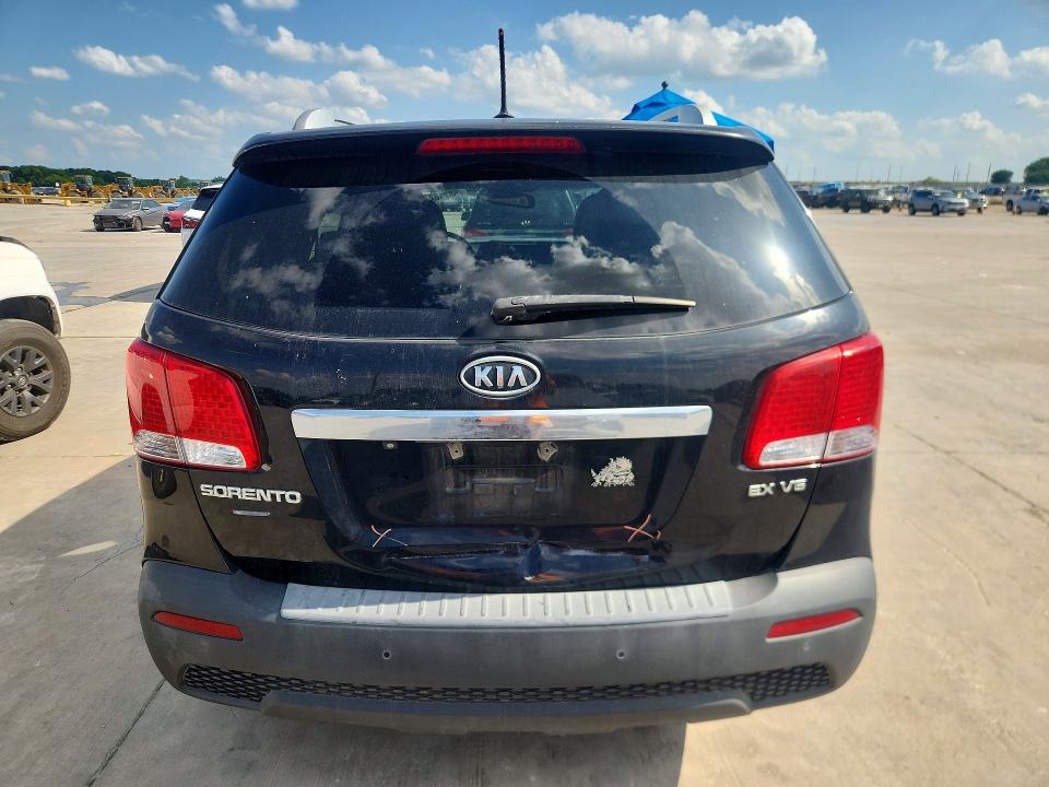 2013 Kia Sorento მანქანა იყიდება აუქციონზე, vin: 5XYKU4A28DG356720, აუქციონის ნომერი: 58218276