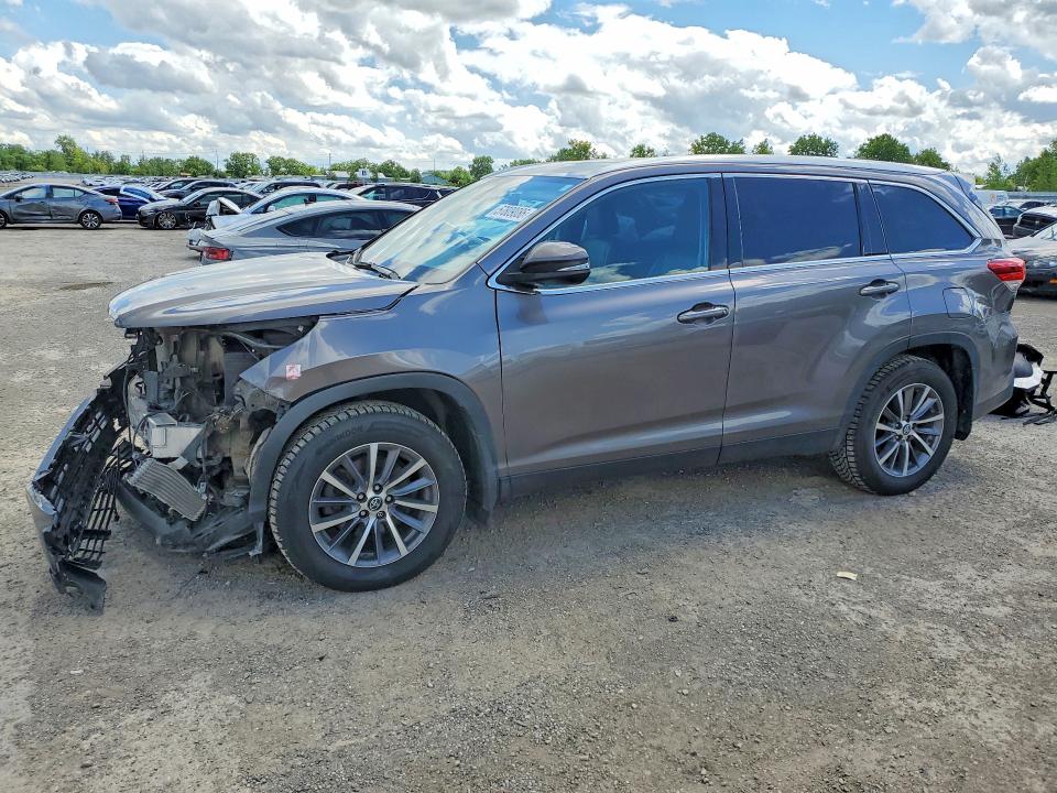 Продажа на аукционе авто 2019 Toyota Highlander, vin: 5TDJZRFH7KS592721, номер лота: 57809086
