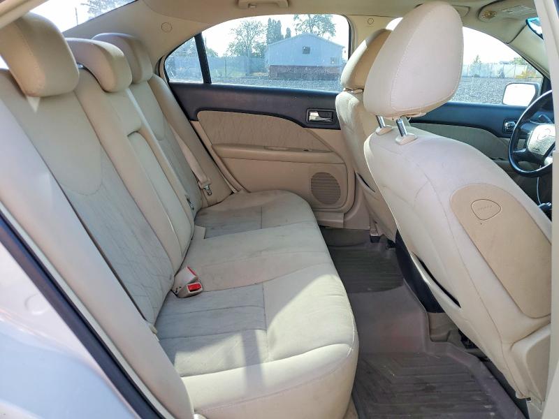 41634286 :رقم المزاد ، 3MEHM0HA0AR617290 vin ، 2010 Mercury Milan مزاد بيع
