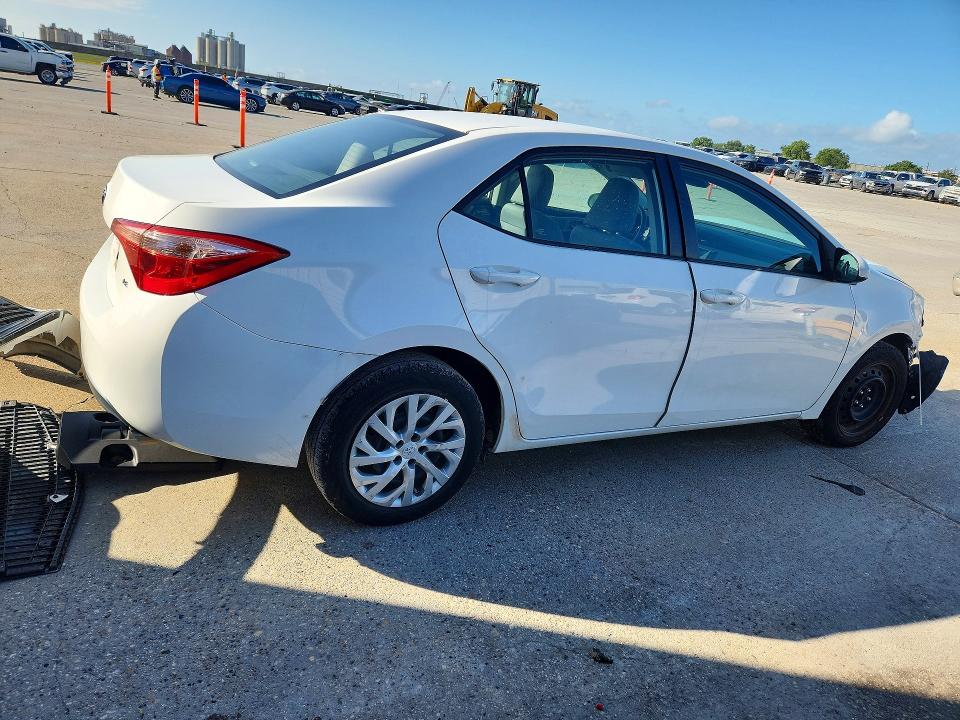 Aukcja sprzedaży 2018 Toyota Corolla, vin: 5YFBURHE8JP813207, numer aukcji: 56113916