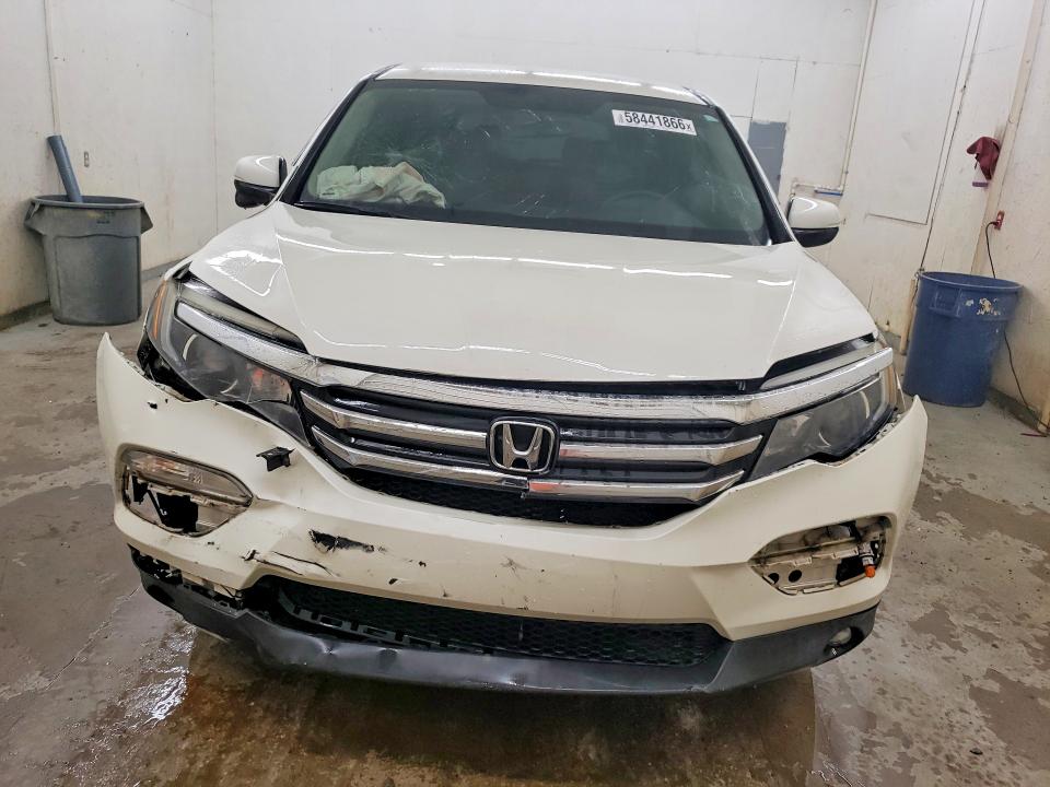 58441866 :رقم المزاد ، 5FNYF5H3XHB037227 vin ، 2017 Honda Pilot مزاد بيع