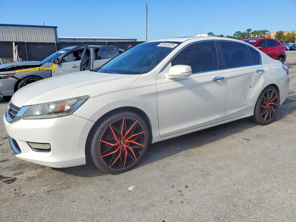 58443226 :رقم المزاد ، 1HGCR2F79DA171138 vin ، 2013 Honda Accord مزاد بيع
