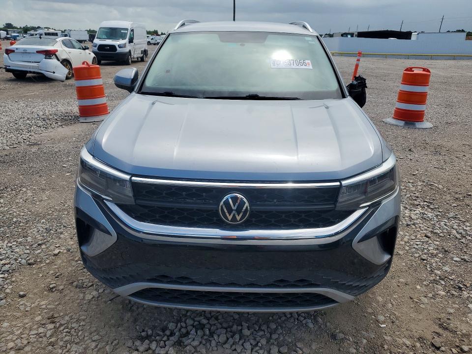 57237066 :رقم المزاد ، 3VVRX7B21NM098908 vin ، 2022 Volkswagen Taos مزاد بيع