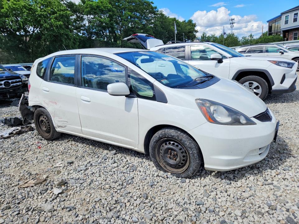 57185776 :رقم المزاد ، JHMGE8H32DC037017 vin ، 2013 Honda Fit مزاد بيع