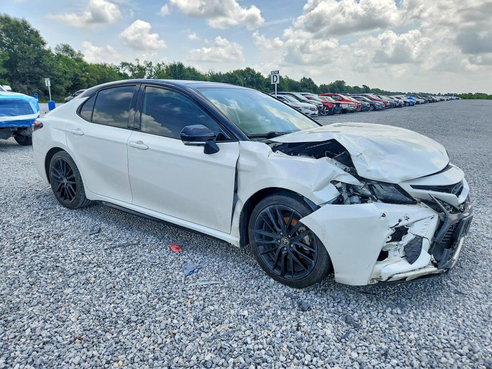 58586466 :رقم المزاد ، 4T1KZ1AK7NU063953 vin ، 2022 Toyota Camry مزاد بيع