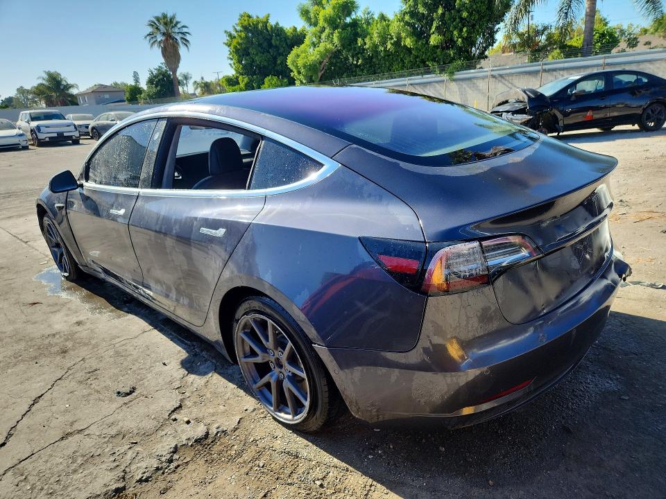 56831436 :رقم المزاد ، 5YJ3E1EA5JF006840 vin ، 2018 Tesla Model 3 مزاد بيع