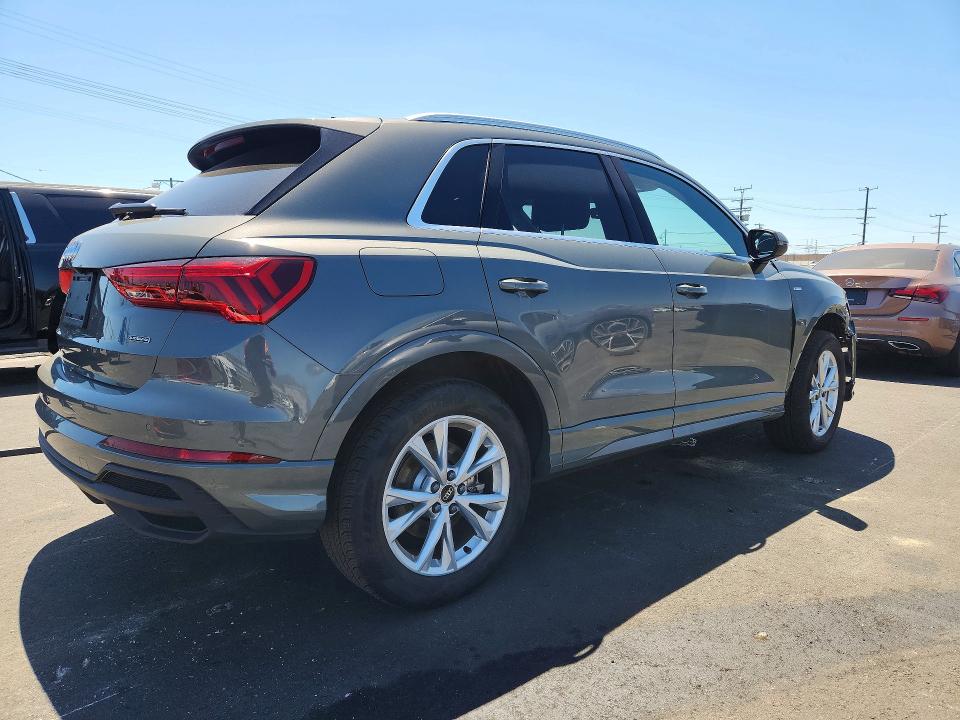 57241556 :رقم المزاد ، WA1DECF38S1087157 vin ، 2025 Audi Q3 مزاد بيع