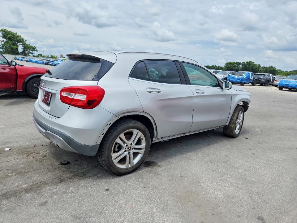 56624666 :رقم المزاد ، WDCTG4EB2JJ474323 vin ، 2018 Mercedes-benz Gla مزاد بيع