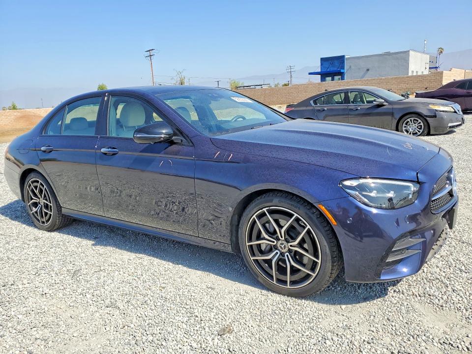 58933066 :رقم المزاد ، W1KZF8DB2MA945585 vin ، 2021 Mercedes-benz E مزاد بيع