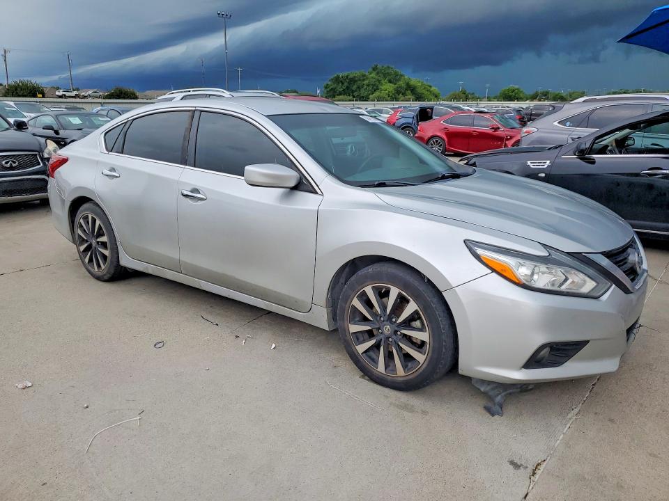 2018 Nissan Altima მანქანა იყიდება აუქციონზე, vin: 1N4AL3AP4JC247066, აუქციონის ნომერი: 56476586