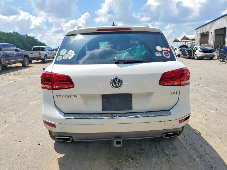 56712986 :رقم المزاد ، WVGEP9BP9ED008674 vin ، 2014 Volkswagen Touareg مزاد بيع