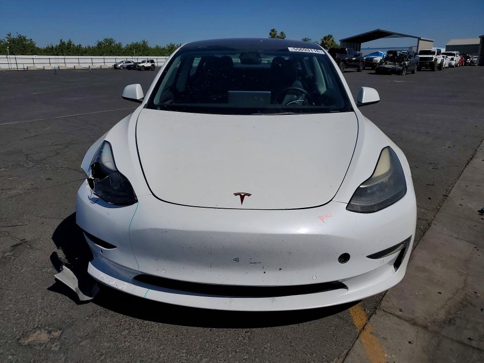 55693116 :رقم المزاد ، 5YJ3E1EB2NF143605 vin ، 2022 Tesla Model 3 مزاد بيع