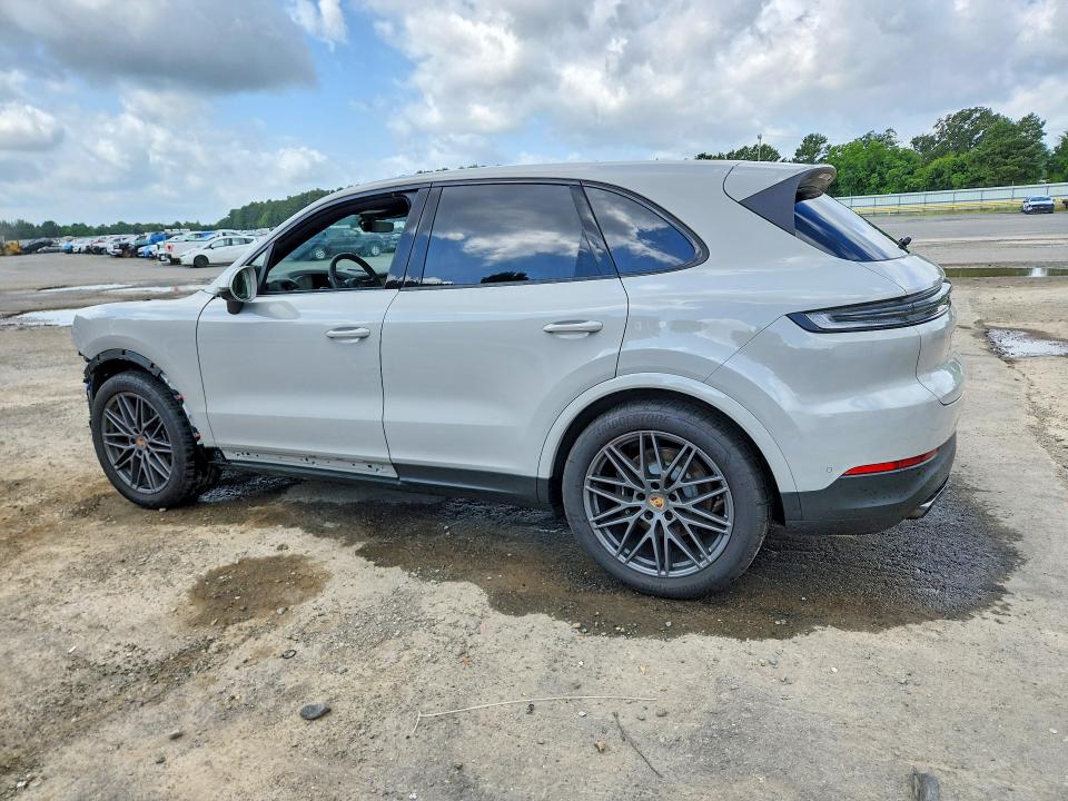 56270396 :رقم المزاد ، WP1AA2AY7SDA07040 vin ، 2025 Porsche Cayenne مزاد بيع
