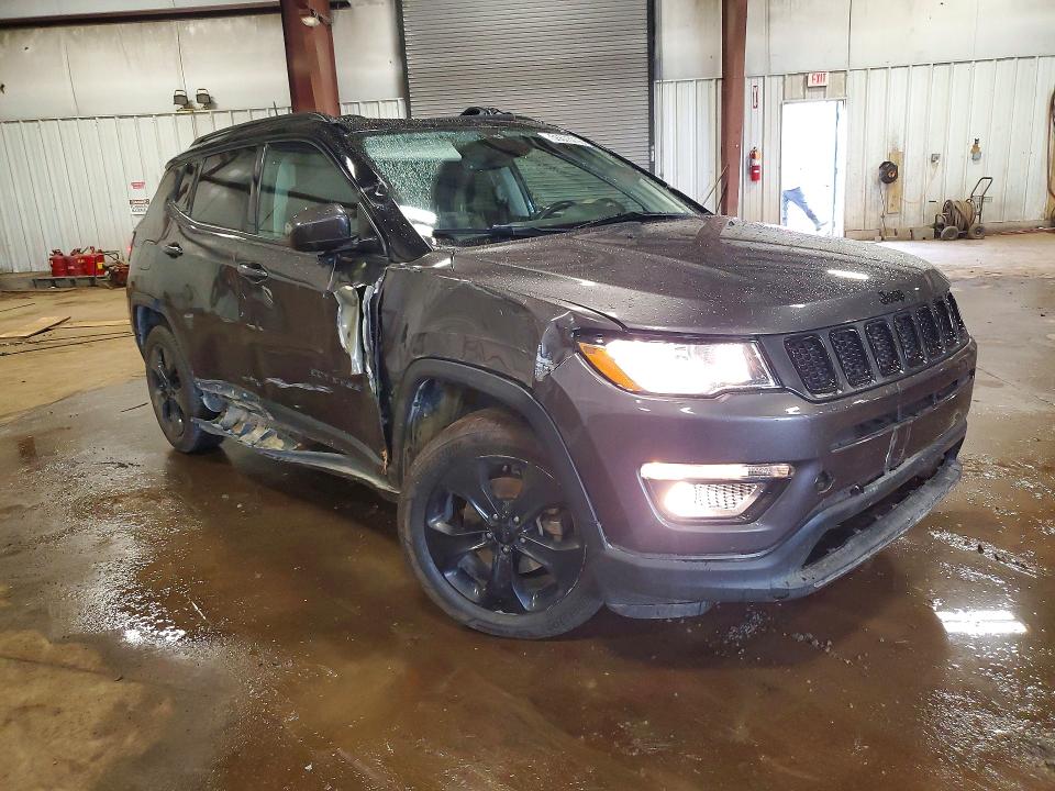 56673776 :رقم المزاد ، 3C4NJDBB0KT690170 vin ، 2019 Jeep Compass مزاد بيع