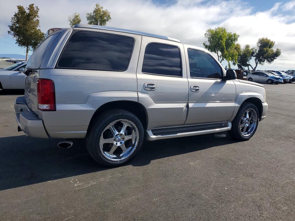 2004 Cadillac Escalade მანქანა იყიდება აუქციონზე, vin: 1GYEK63N94R180701, აუქციონის ნომერი: 56335896
