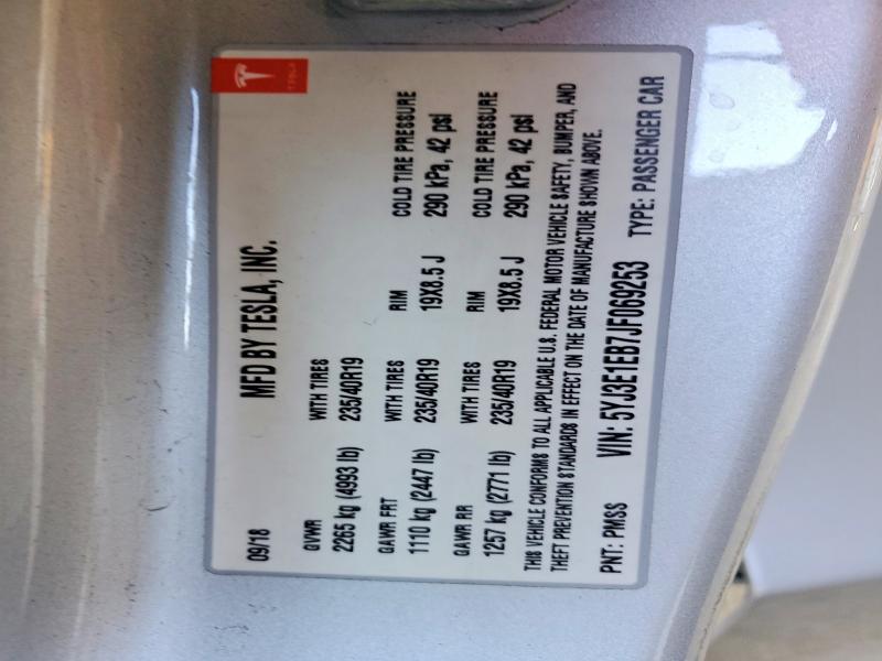 57944026 :رقم المزاد ، 5YJ3E1EB7JF069253 vin ، 2018 Tesla Model 3 مزاد بيع