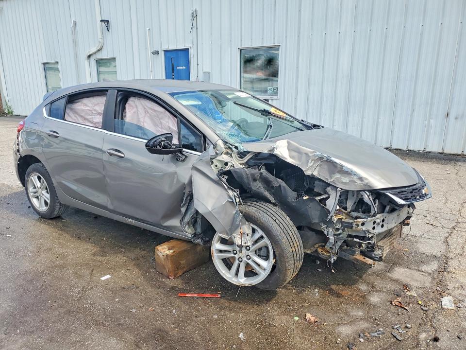 55878626 :رقم المزاد ، 3G1BE6SM5HS566004 vin ، 2017 Chevrolet Cruze مزاد بيع