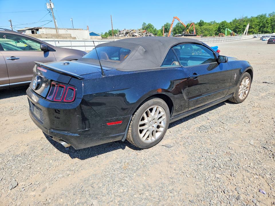 Продажа на аукционе авто 2014 Ford Mustang, vin: 1ZVBP8EM1E5329778, номер лота: 55950286