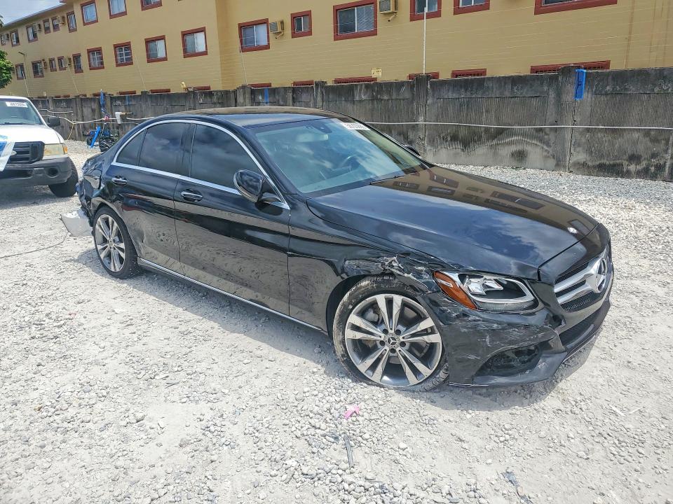 56703886 :رقم المزاد ، 55SWF4JB4HU229793 vin ، 2017 Mercedes-benz C مزاد بيع