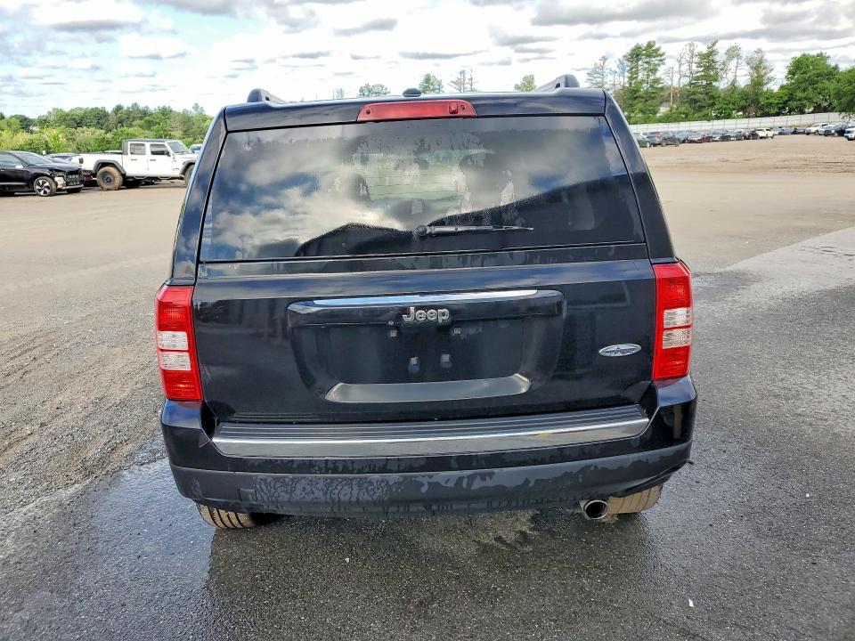 56657346 :رقم المزاد ، 1C4NJPFA8HD187603 vin ، 2017 Jeep Patriot مزاد بيع
