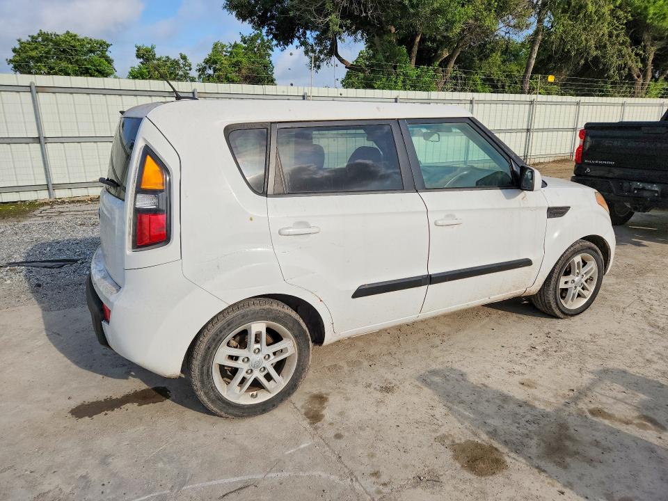 58504776 :رقم المزاد ، KNDJT2A21B7715600 vin ، 2011 Kia Soul مزاد بيع