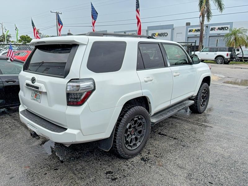Продажа на аукционе авто 2022 Toyota 4runner, vin: JTETU5JR9N6010652, номер лота: 56337376