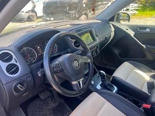 57114226 :رقم المزاد ، WVGBV7AX1HK023782 vin ، 2017 Volkswagen Tiguan مزاد بيع