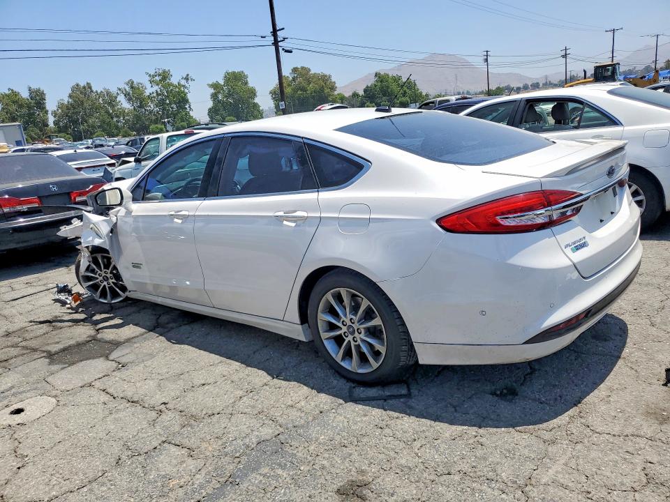 56137046 :رقم المزاد ، 3FA6P0SU6HR141839 vin ، 2017 Ford Fusion مزاد بيع
