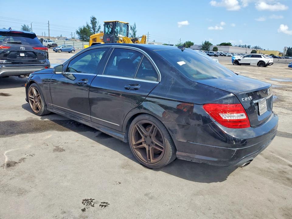 59107806 :رقم المزاد ، WDDGF4HB7EG232206 vin ، 2014 Mercedes-benz C مزاد بيع