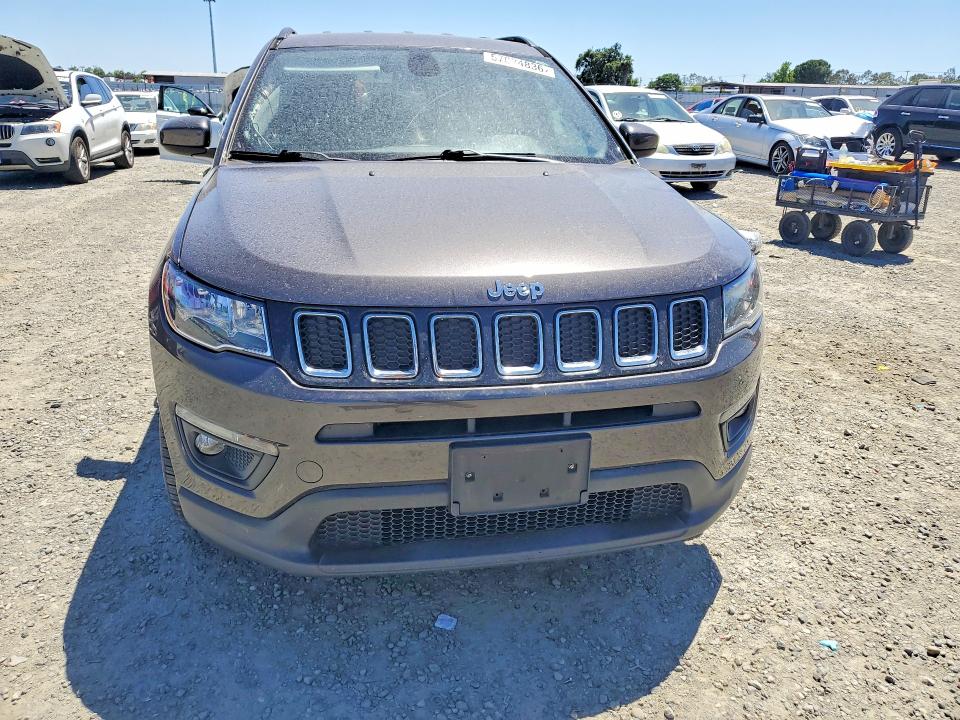 57024836 :رقم المزاد ، 3C4NJCBB6JT466555 vin ، 2018 Jeep Compass مزاد بيع