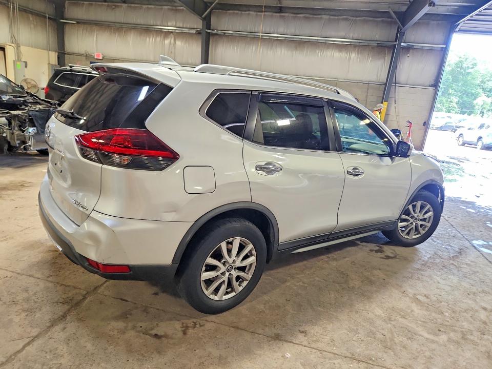 57932696 :رقم المزاد ، KNMAT2MV8JP528892 vin ، 2018 Nissan Rogue مزاد بيع