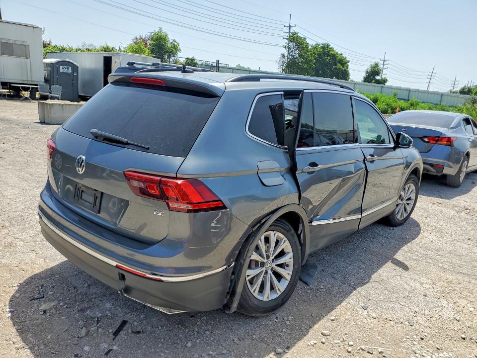 2018 Volkswagen Tiguan მანქანა იყიდება აუქციონზე, vin: 3VV3B7AX7JM000878, აუქციონის ნომერი: 59543886