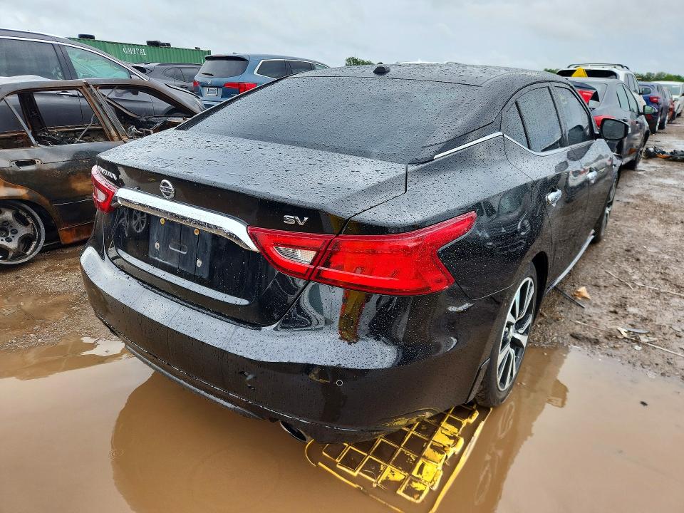 57497606 :رقم المزاد ، 1N4AA6AP8JC400104 vin ، 2018 Nissan Maxima مزاد بيع