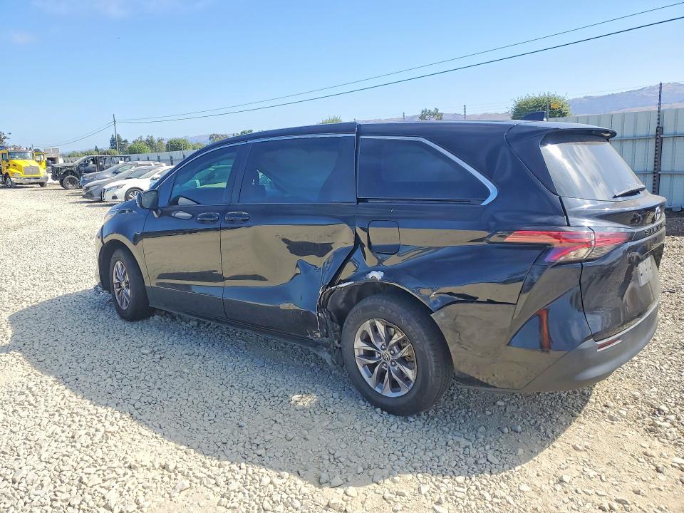 58515706 :رقم المزاد ، 5TDKRKEC1NS109908 vin ، 2022 Toyota Sienna مزاد بيع