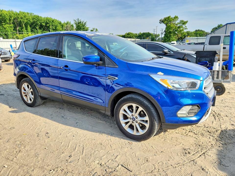 55992836 :رقم المزاد ، 1FMCU0GDXHUB96894 vin ، 2017 Ford Escape مزاد بيع