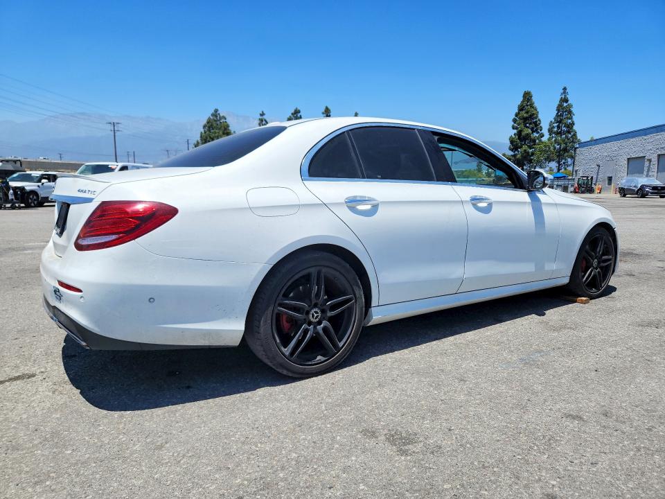 58263926 :رقم المزاد ، WDDZF4JB6JA347136 vin ، 2018 Mercedes-benz E مزاد بيع