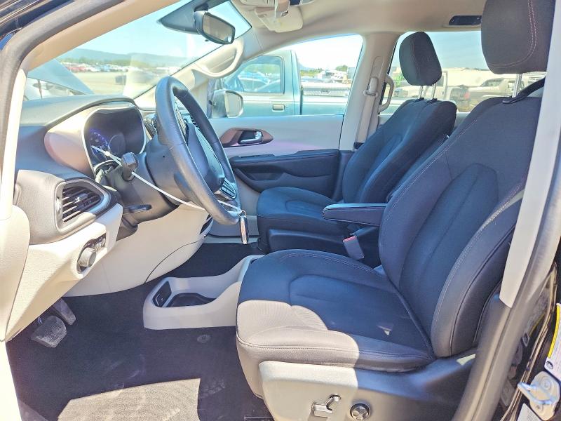 55536986 :رقم المزاد ، 2C4RC1CG7HR747948 vin ، 2017 Chrysler Pacifica مزاد بيع