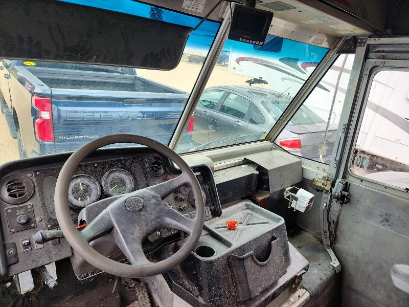 53751796 :رقم المزاد ، 4UZAANDU59CAF1883 vin ، 2009 Freightliner Chassis مزاد بيع
