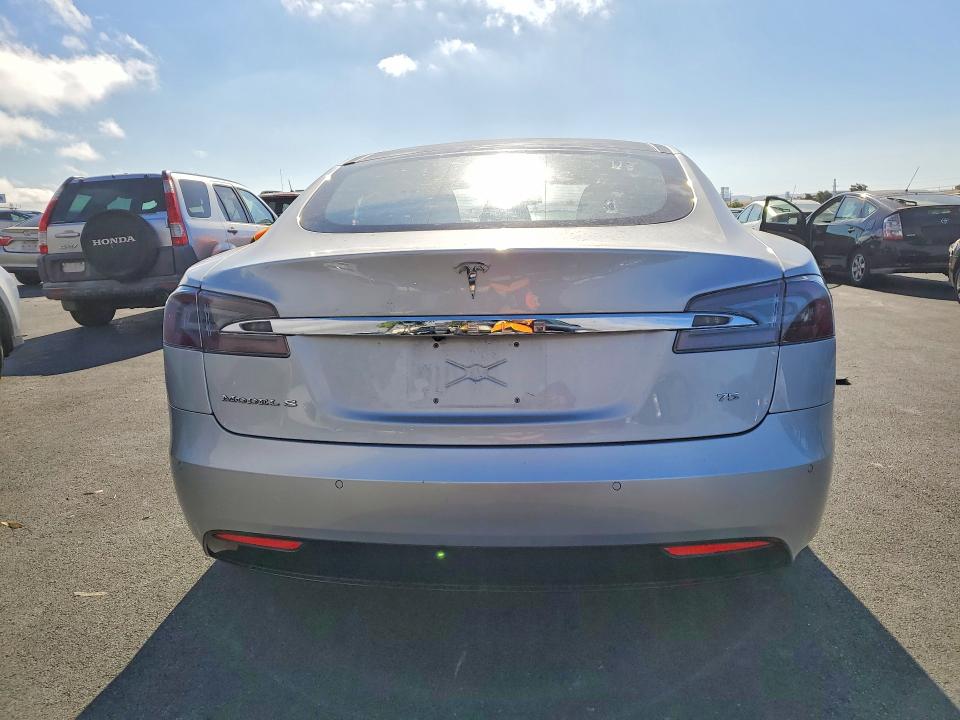 58490176 :رقم المزاد ، 5YJSA1E19GF155686 vin ، 2016 Tesla Model S مزاد بيع
