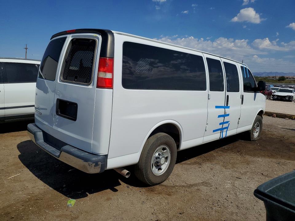 56656636 :رقم المزاد ، 1GAZGPFG3H1304504 vin ، 2017 Chevrolet Express G3500 مزاد بيع