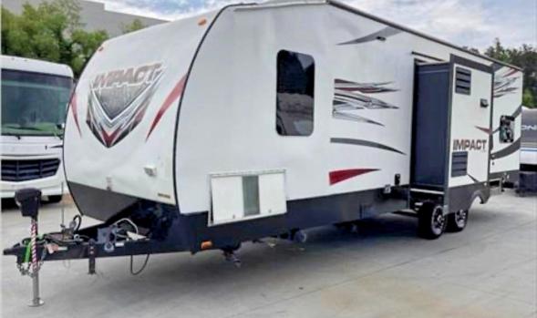 57752666 :رقم المزاد ، 4YDT30328FF815535 vin ، 2015 Keystone Keystone مزاد بيع