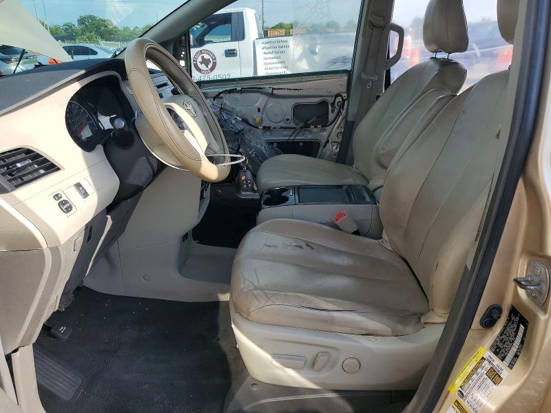 57754616 :رقم المزاد ، 5TDKK3DC4BS005968 vin ، 2011 Toyota Sienna مزاد بيع