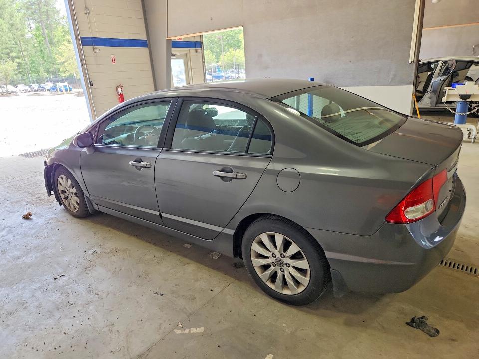 58477576 :رقم المزاد ، 19XFA1F88AE061115 vin ، 2010 Honda Civic مزاد بيع